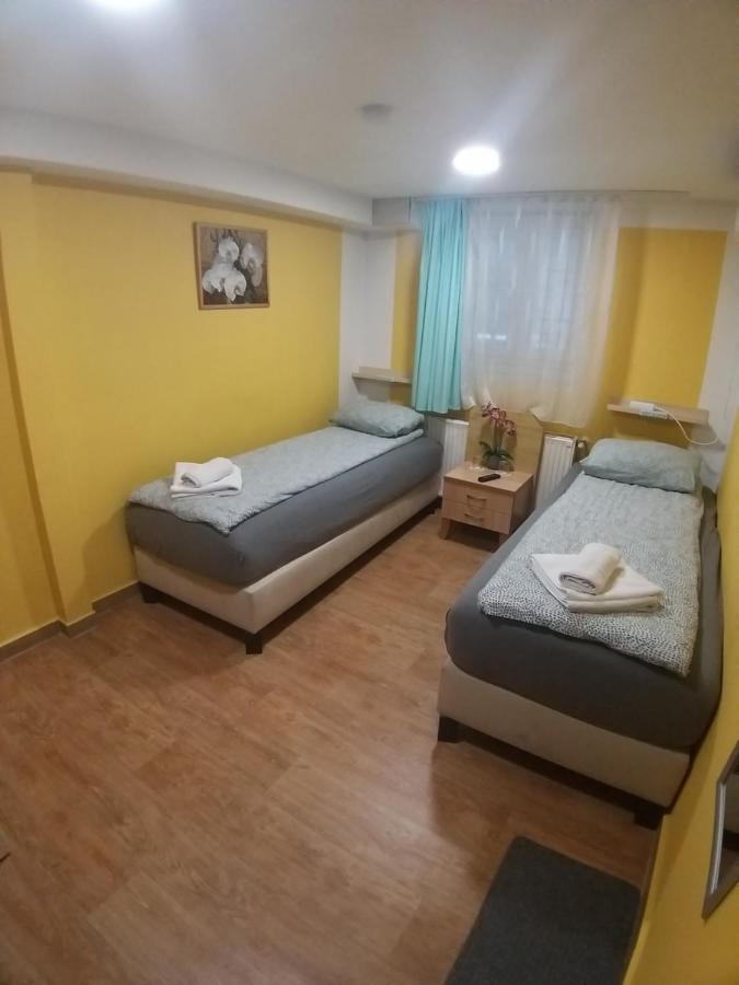 Deniz Guesthouse بودابست المظهر الخارجي الصورة