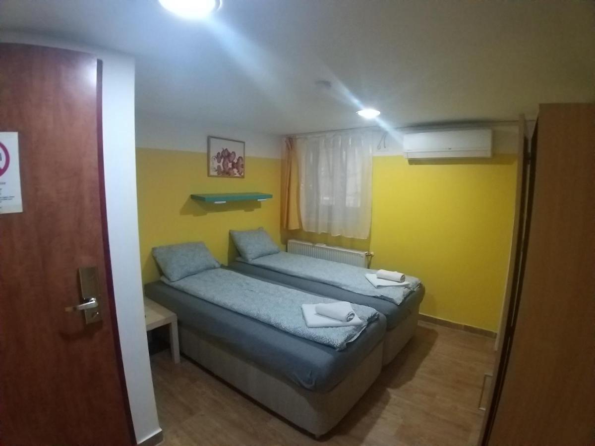 Deniz Guesthouse بودابست المظهر الخارجي الصورة