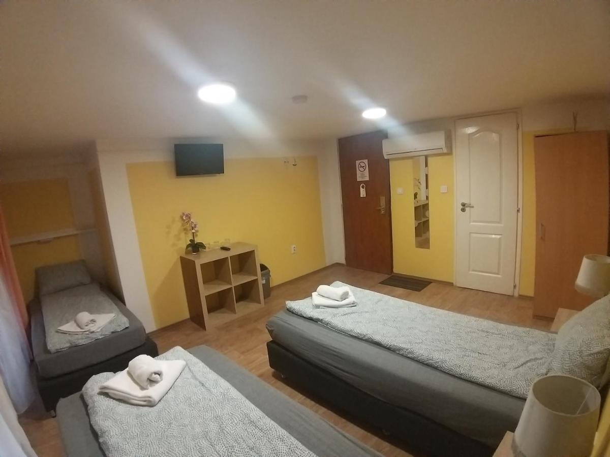 Deniz Guesthouse بودابست المظهر الخارجي الصورة