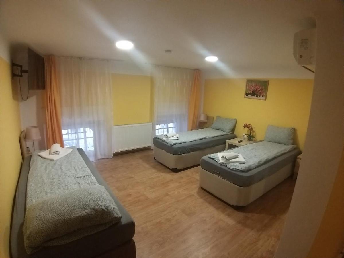 Deniz Guesthouse بودابست المظهر الخارجي الصورة