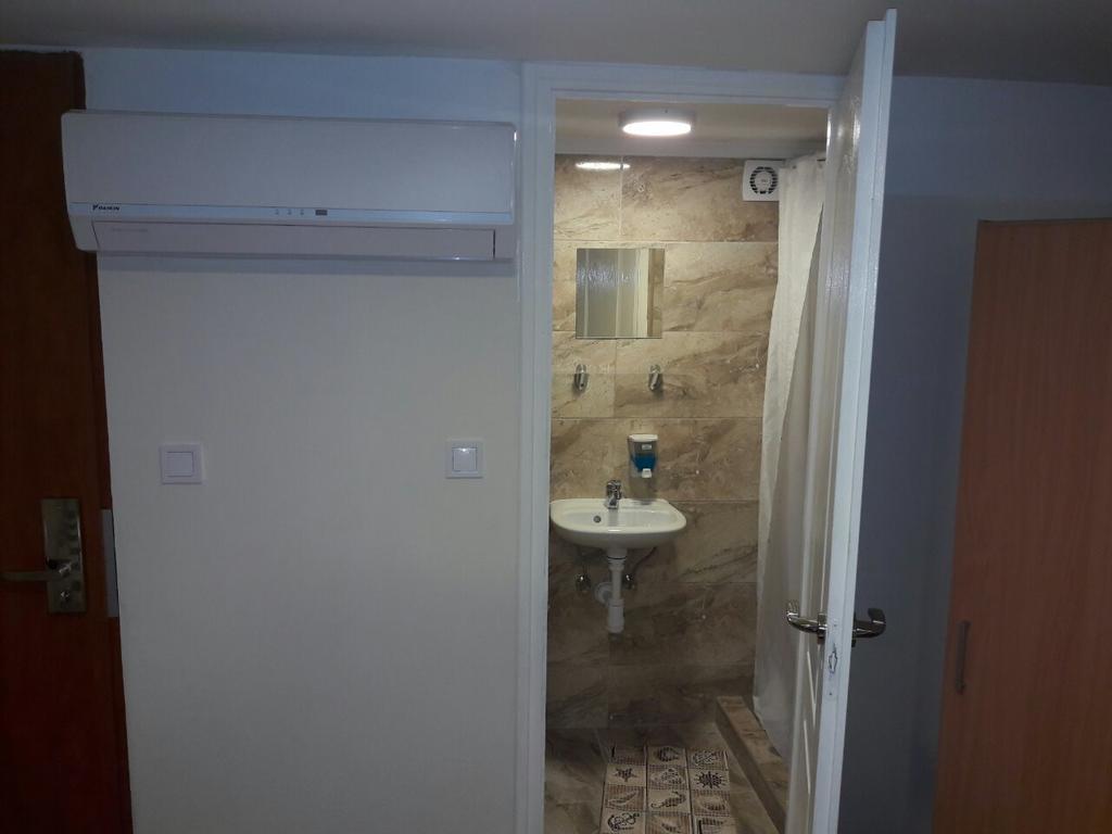 Deniz Guesthouse بودابست المظهر الخارجي الصورة